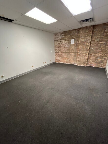 More Photos Of 5000-5014 W Madison St, Chicago Apartments For Lease