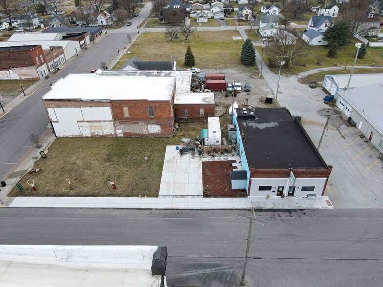 More Photos Of 111 W Union St, Goodland General Retail For Sale