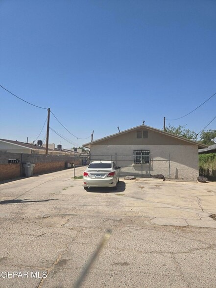 More Photos Of 187 N Awbrey St, El Paso Apartments For Sale
