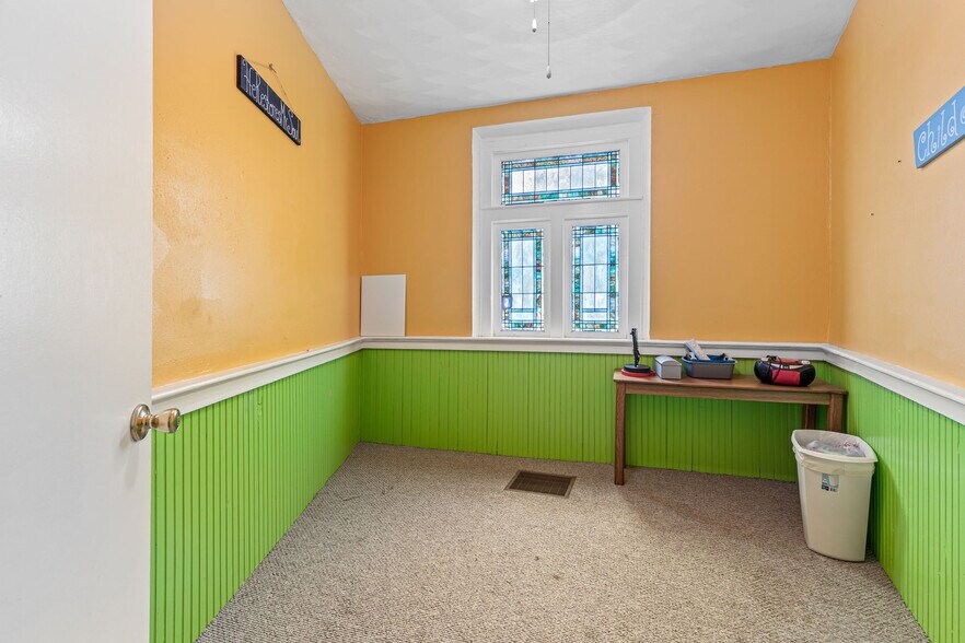 More Photos Of 408 W Main St, Park Hills Religious Facility For Sale