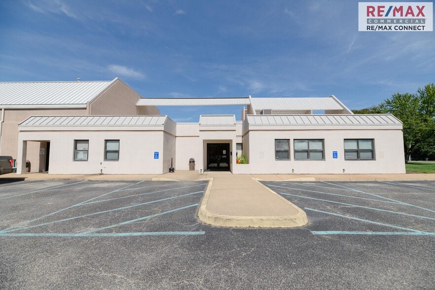 More Photos Of 1033 Big Bethel Rd, Hampton Religious Facility For Sale