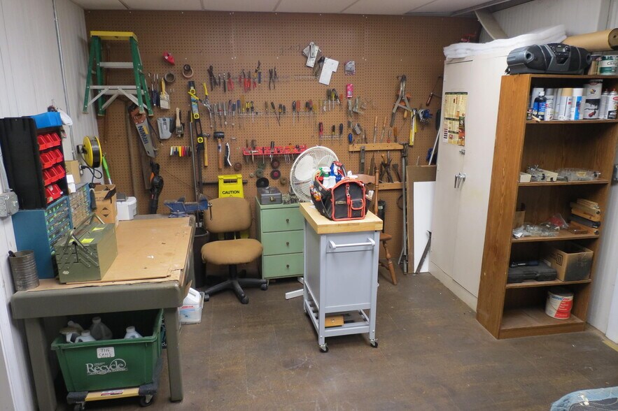 More Photos Of 16 Graybill Rd, Leola Freestanding For Lease