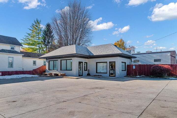 More Photos Of 4104 7th Ave, Kenosha Freestanding For Sale