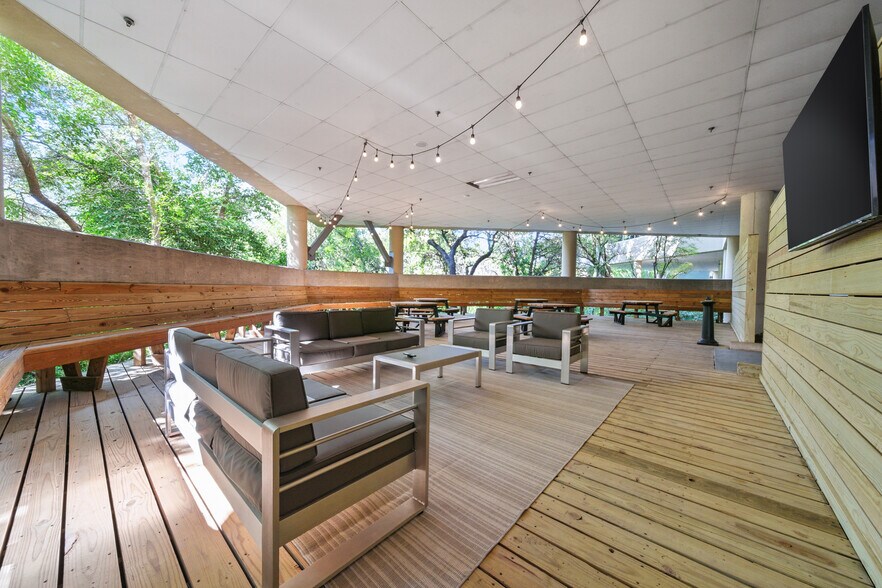 More Photos Of 115 S Wild Basin Rd, Austin Office For Lease
