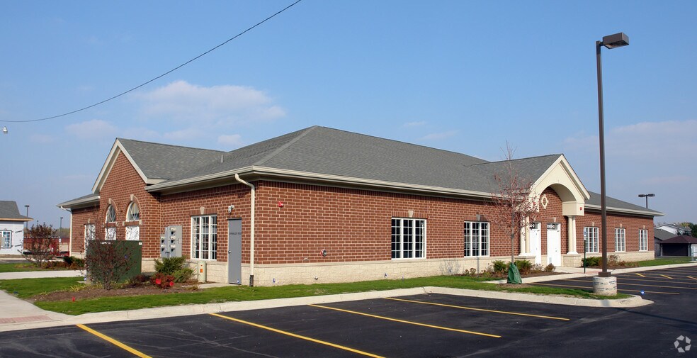 More Photos Of 20960 S Frankfort Square Rd, Frankfort Office For Lease