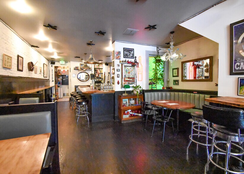 More Photos Of 2337 18th St NW, Washington Storefront Retail Residential For Lease