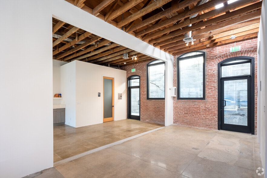 More Photos Of 1005 N Madison Ave, Los Angeles Storefront Retail Office For Lease