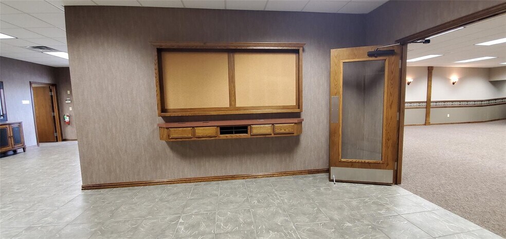 More Photos Of 626 W Main St, Fairfield Lodge Meeting Hall For Lease