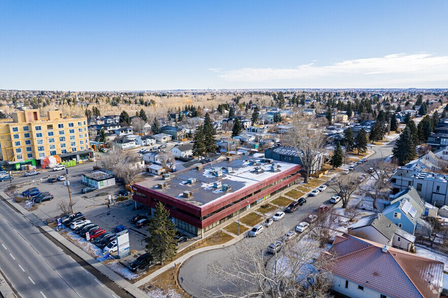 More Photos Of 2004 14th St NW, Calgary Medical For Lease