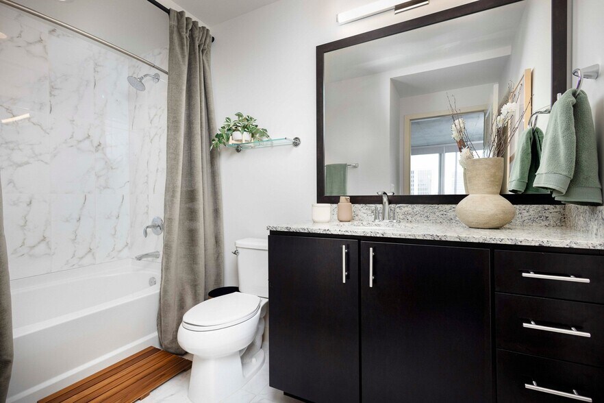 More Photos Of 2031 Westcreek Ln, Houston Apartments For Lease