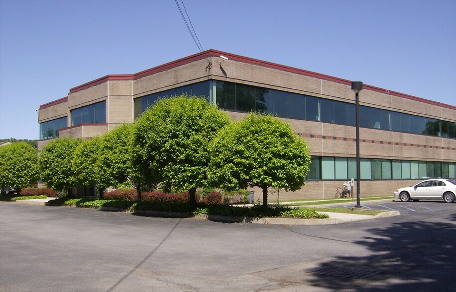 More Photos Of 356 Meadow Ave, Newburgh Office For Lease