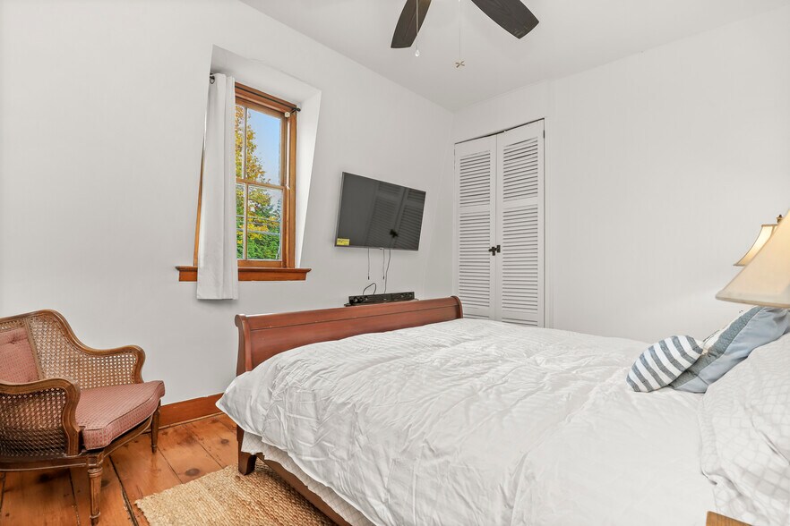 More Photos Of 47 Hollow Tree Ridge Rd, Darien Apartments For Sale