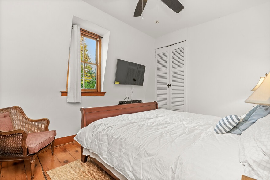 More Photos Of 47 Hollow Tree Ridge Rd, Darien Apartments For Sale