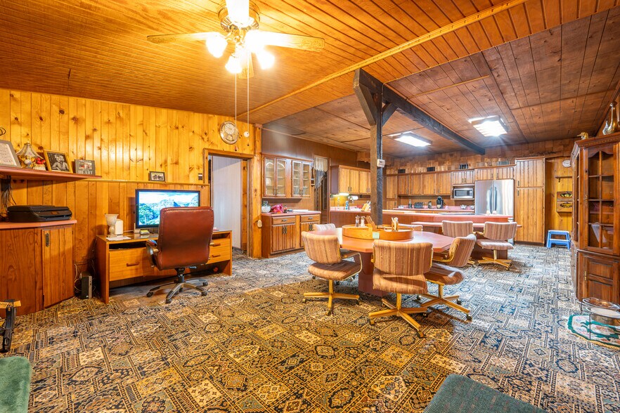 More Photos Of 608 N Chestnut St, Derry Restaurant For Sale