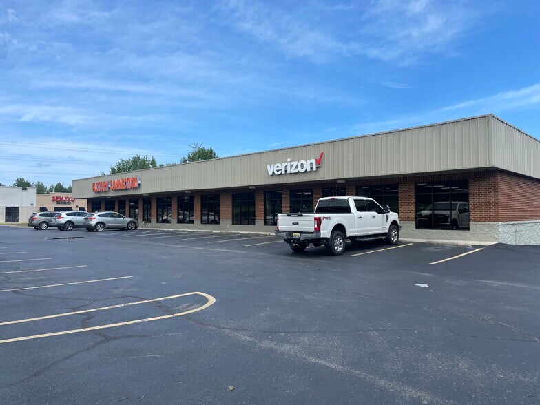 More Photos Of 24919 John T Reid Pky, Scottsboro Storefront For Lease