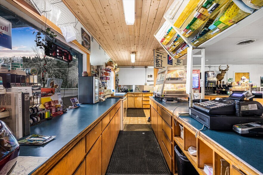 More Photos Of 7550 Logsden Rd, Logsden Convenience Store For Sale