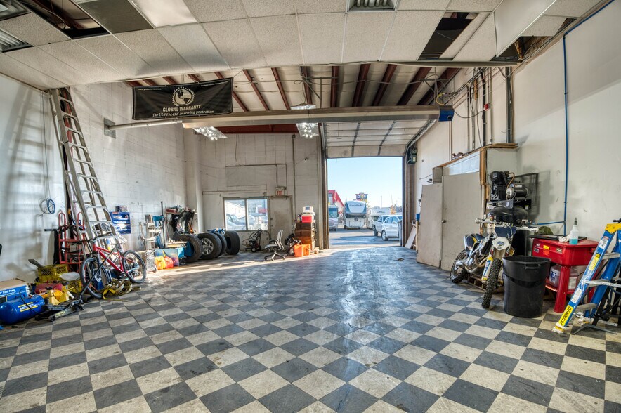 More Photos Of 2730 23 St NE, Calgary Auto Dealership For Sale
