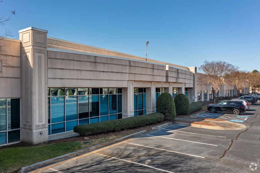 More Photos Of 2435 Commerce Ave, Duluth Unknown For Lease