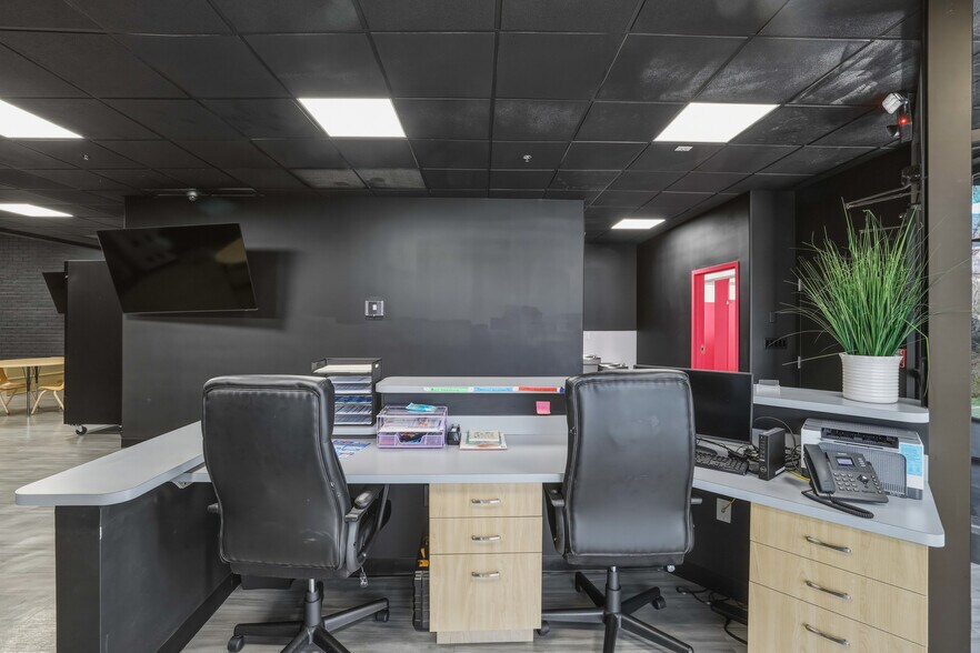 More Photos Of 1199 Silas Deane Hwy, Wethersfield General Retail For Lease