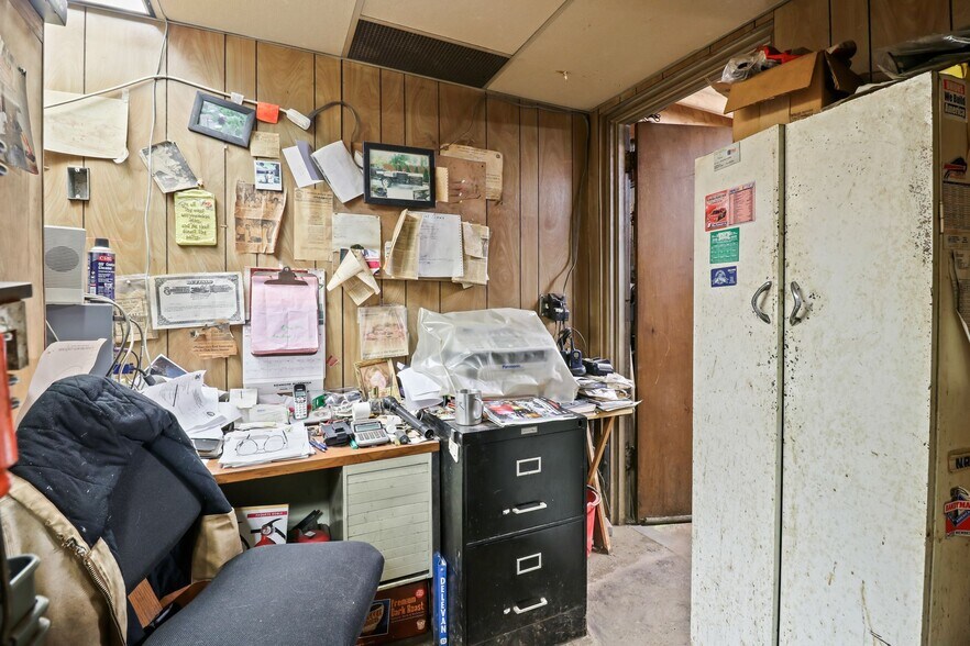 More Photos Of 85 Skillen St, Buffalo Auto Salvage Facility For Sale