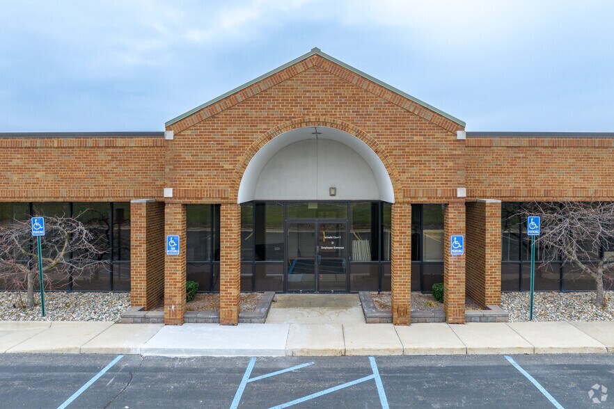 More Photos Of 14555 Rotunda Dr, Dearborn Office For Sale