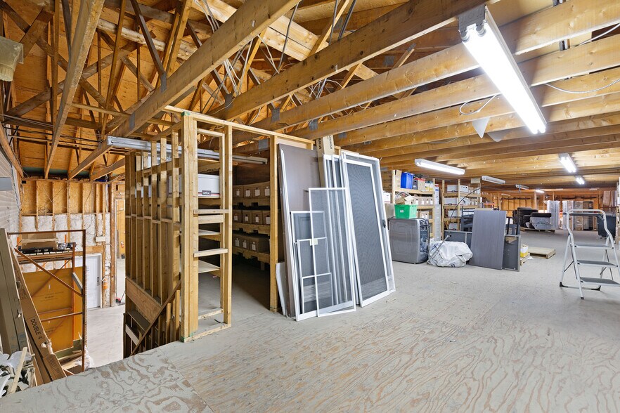 More Photos Of 139 Boul Sir-Wilfrid-Laurier, St-Basile-le-Grand Freestanding For Sale