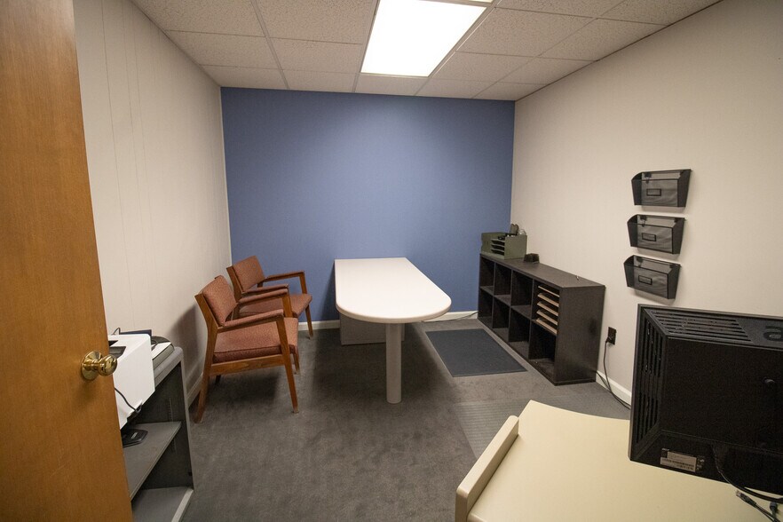 More Photos Of 36 9th St, Richmond Office For Sale