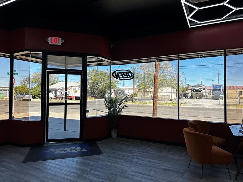 More Photos Of 301 S Betty Ave, Monahans Flex For Sale