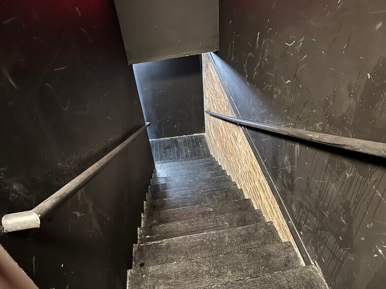 More Photos Of 79 E Main St, Buford Storefront For Sale