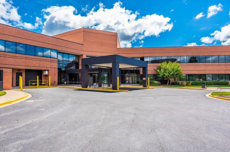 More Photos Of 5280 Corporate Dr, Frederick Office For Lease