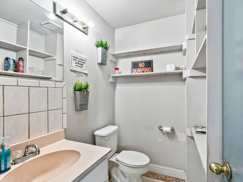 More Photos Of 9594 SE Maricamp Rd, Ocala Auto Repair For Sale