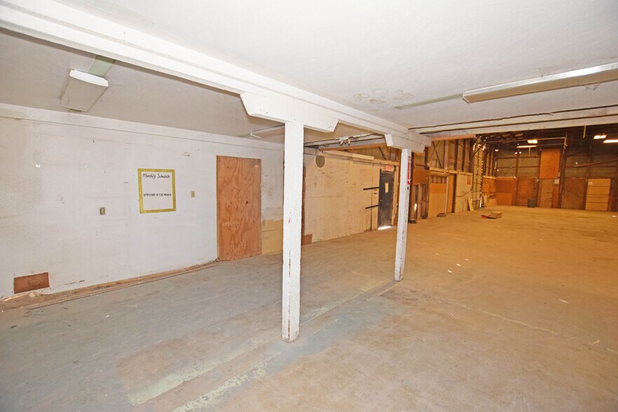 More Photos Of 302 Industrial Ave, Odessa Warehouse For Sale