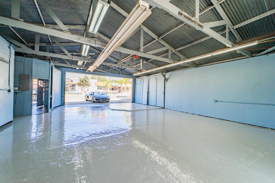 More Photos Of 7075 El Cajon Blvd, San Diego Auto Repair For Sale