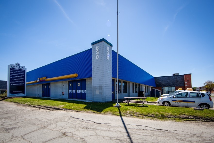 More Photos Of 830-840 Industrial Ave, Ottawa Light Distribution For Lease