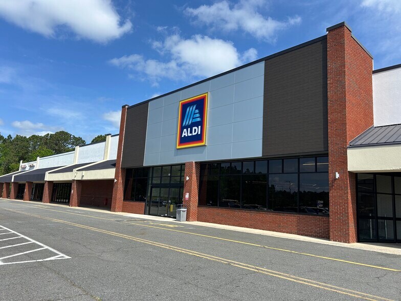 Primary Photo Of 303-363 Venture Dr, Brunswick Storefront For Lease