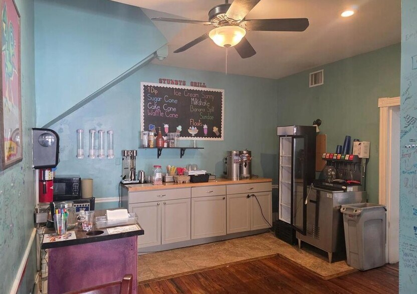 More Photos Of 174 N Washington St, Berkeley Springs Restaurant For Sale
