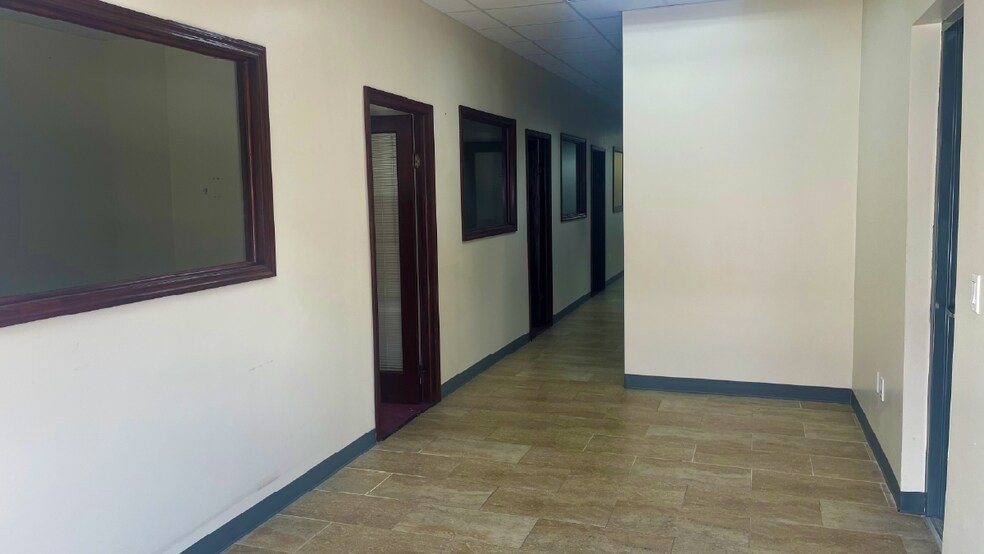 More Photos Of 3347 55th St, Woodside Industrial For Lease