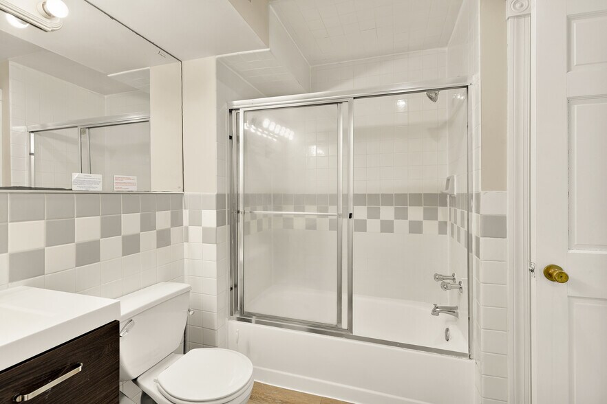 More Photos Of 228 E Capitol St NE, Washington Apartments For Sale