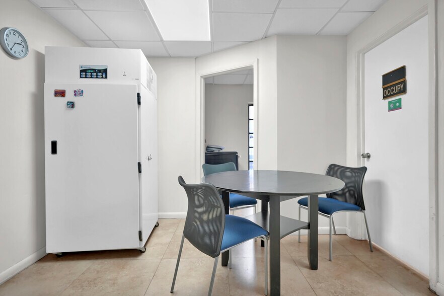 More Photos Of 3347 NW 74th Ave, Miami Warehouse For Sale