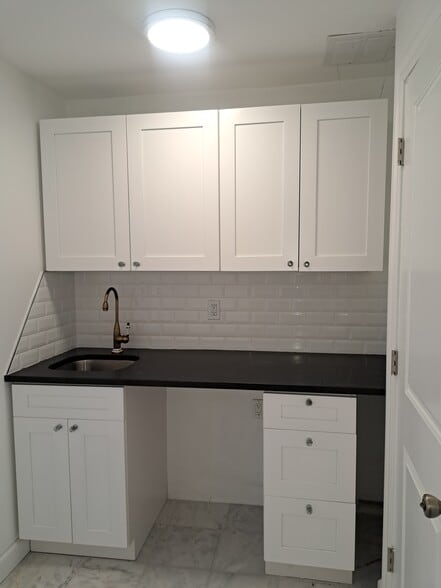 More Photos Of 226 W State St, Trenton Medical For Lease