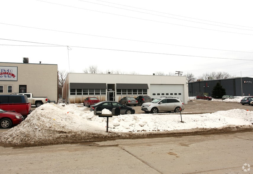 More Photos Of 5109 NE 17th St, Des Moines Distribution For Lease