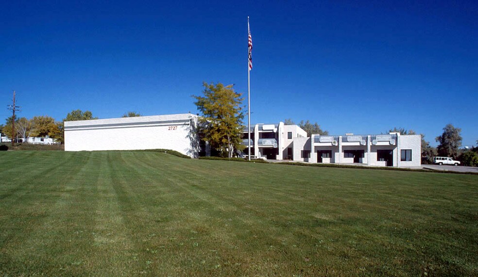 More Photos Of 2727 W 92nd Ave, Federal Heights Showroom For Lease