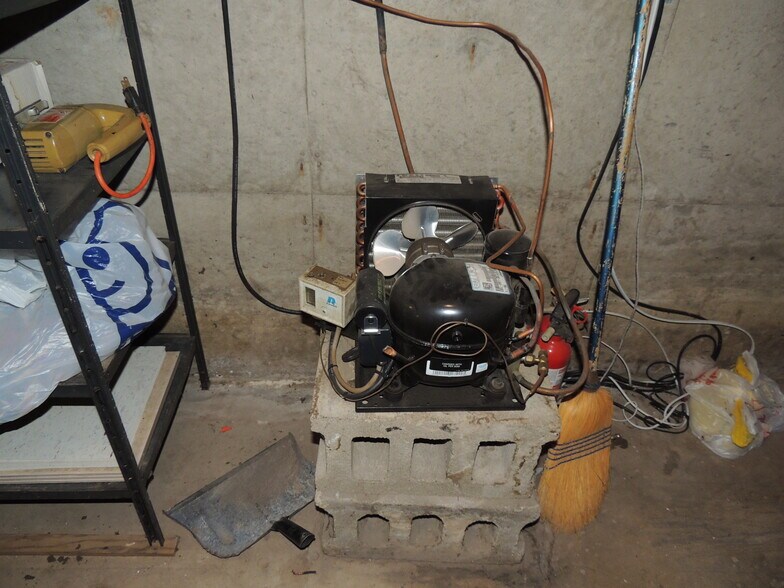 More Photos Of 726 Valley Rd, Menasha Bar For Sale