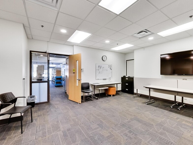 More Photos Of 540 Plains Rd E, Burlington Apartments For Sale