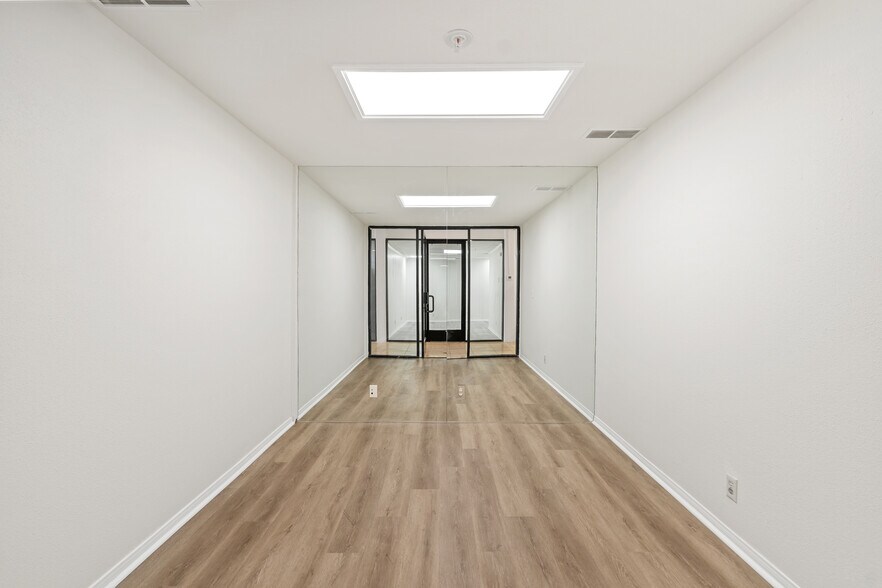 More Photos Of 16585 Pacific Coast Hwy, Sunset Beach Office Residential For Lease