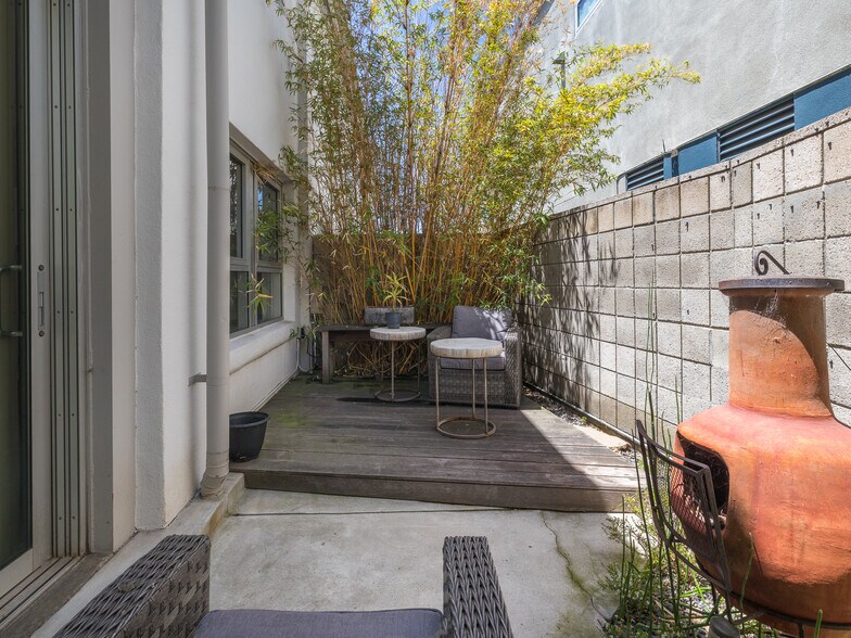 More Photos Of 2100 Abbot Kinney Blvd, Venice Office For Lease