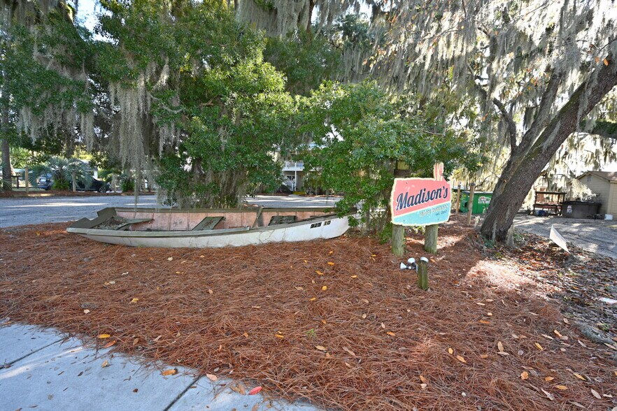 More Photos Of 925 10th St, Port Royal Restaurant For Sale