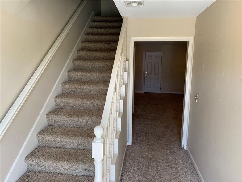 More Photos Of 108-118 E Blake St, Hinton Apartments For Sale