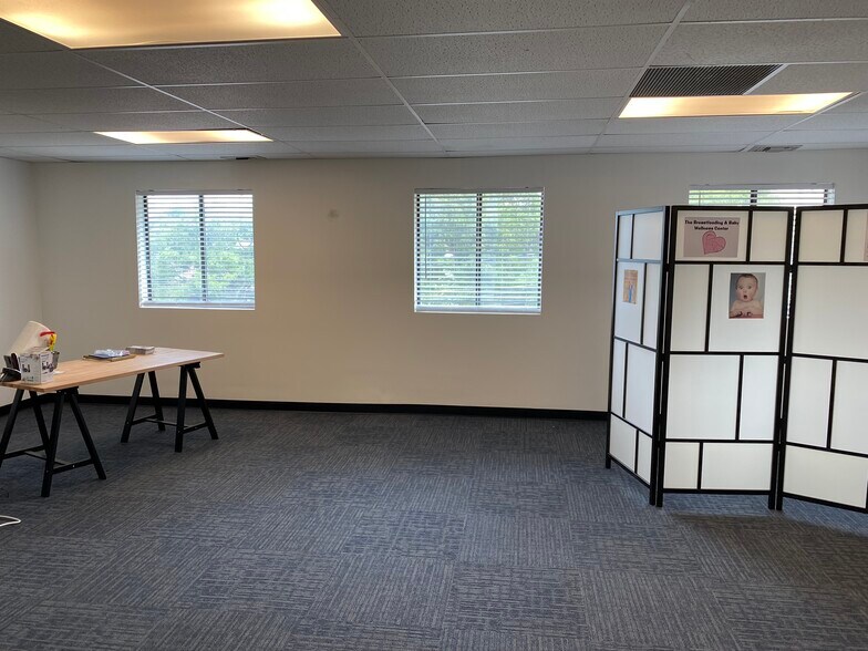More Photos Of 171 Market Sq, Newington Office For Sale