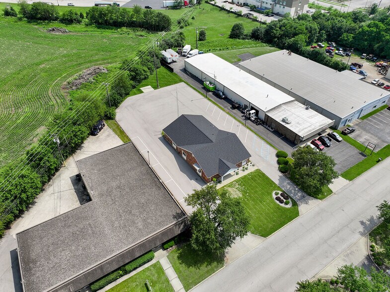 More Photos Of 250 Crossfield Dr, Versailles Industrial For Lease